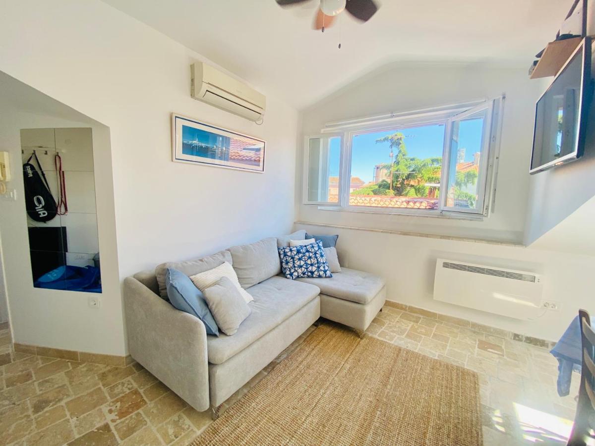 Istria Apartment - 3 Minutes From The Beach Novigrad Istria Esterno foto